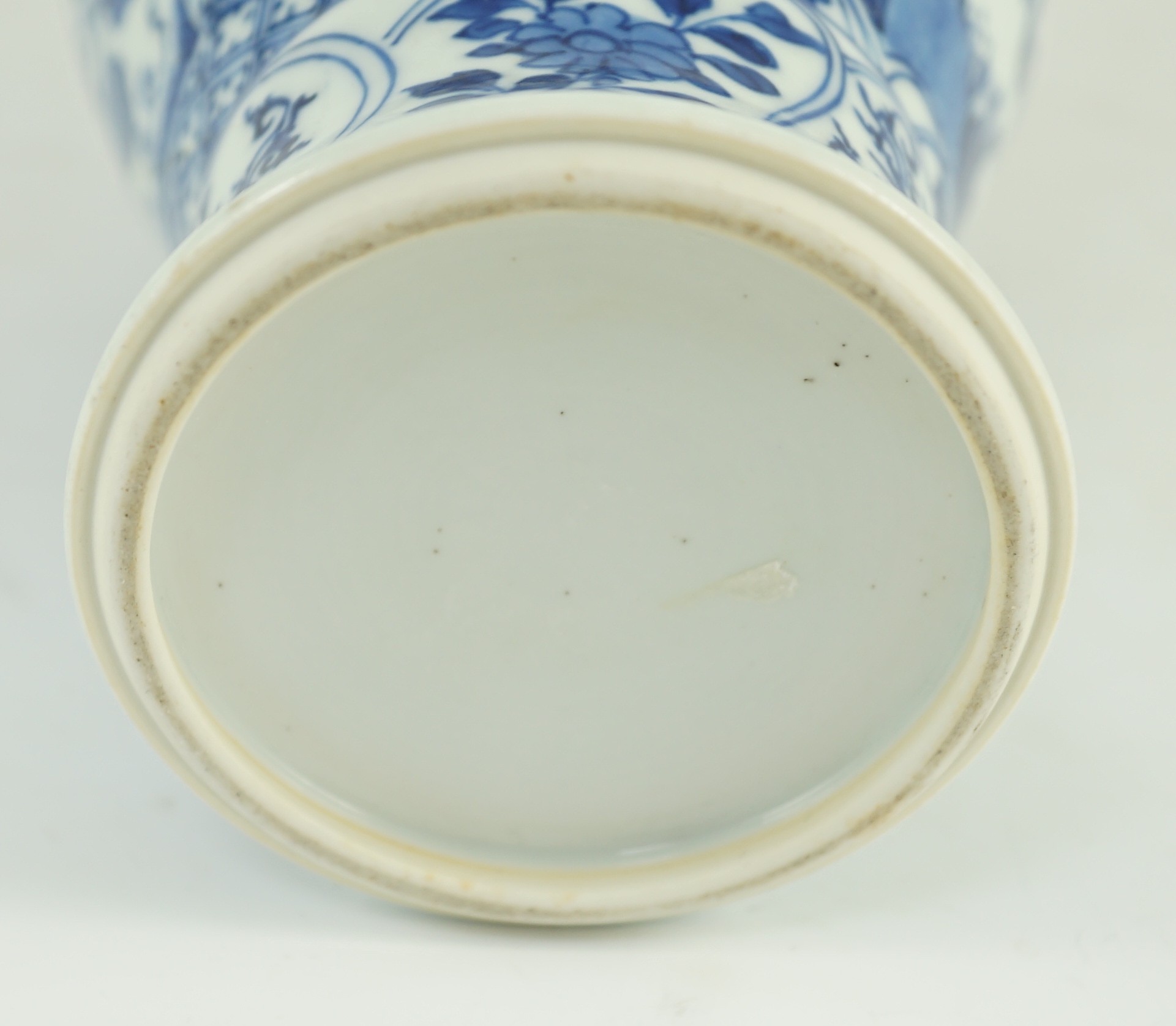 A Chinese blue and white vase, Kangxi period, 21cm high, hairline crack to neck